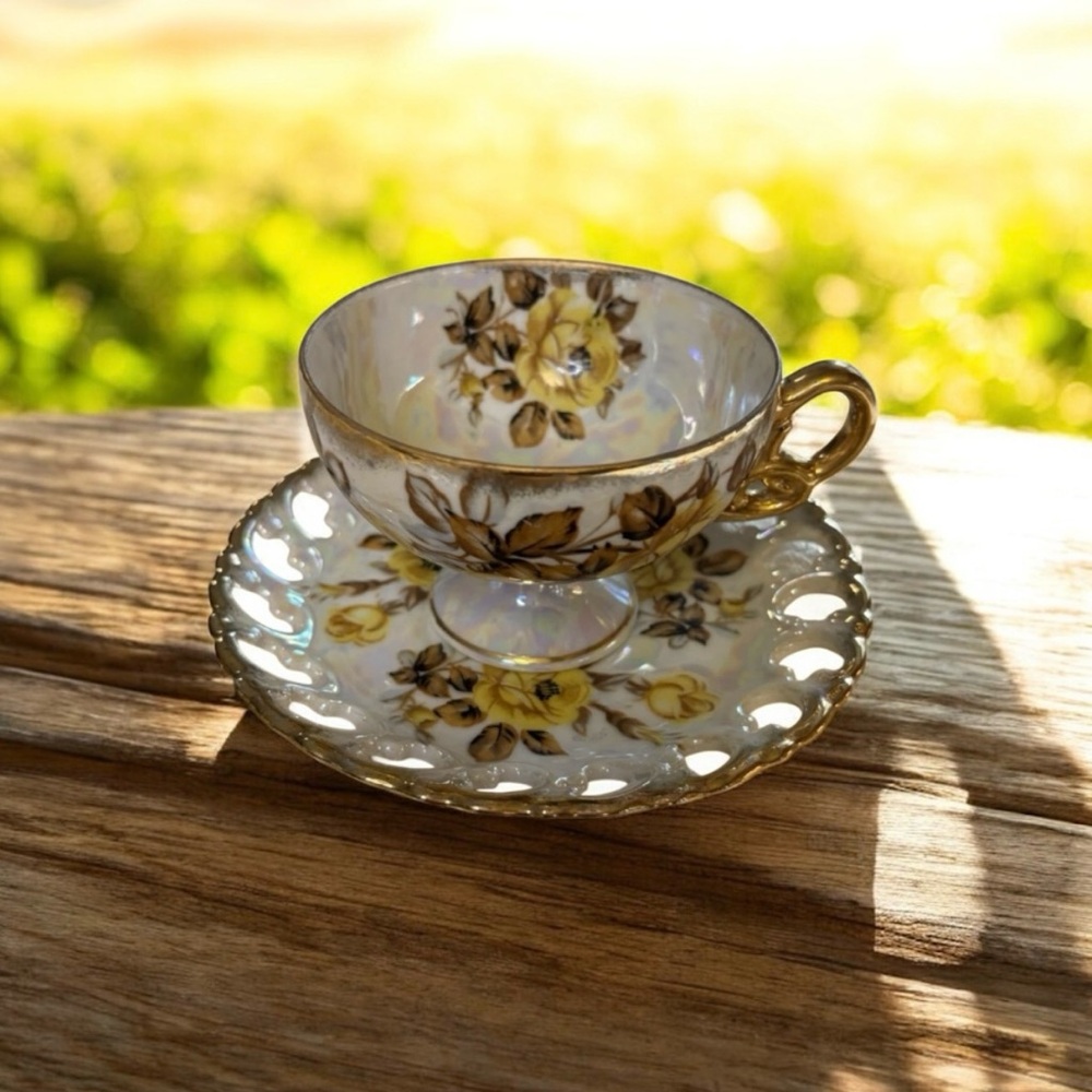Vintage Royal Sealy Japan Teacup and Saucer - Picture 2 of 10